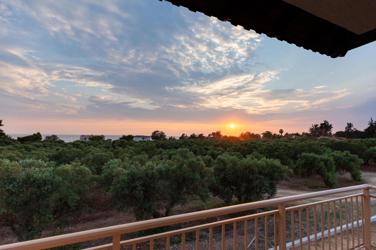 Varkes Suites 2 Nea Moudania Exteriér fotografie