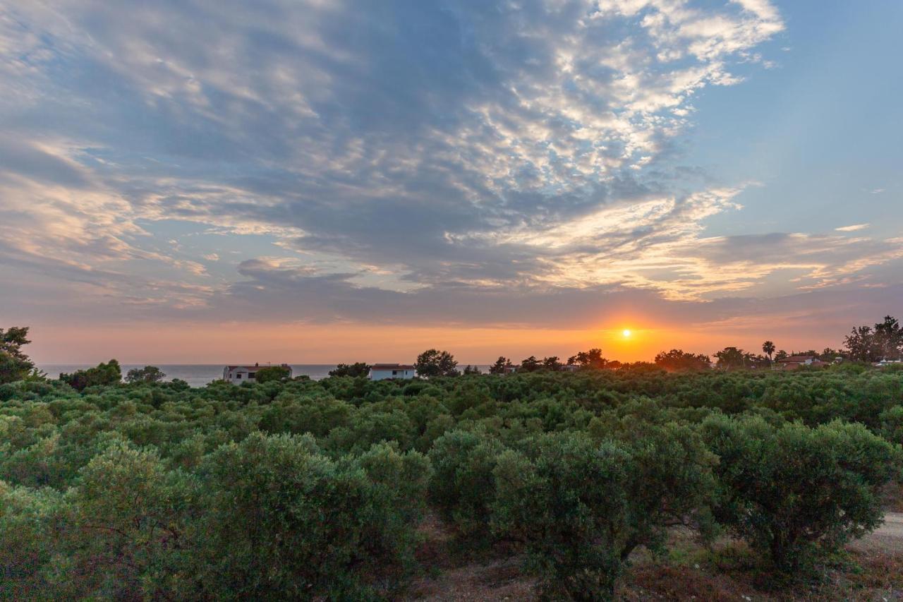 Varkes Suites 2 Nea Moudania Exteriér fotografie
