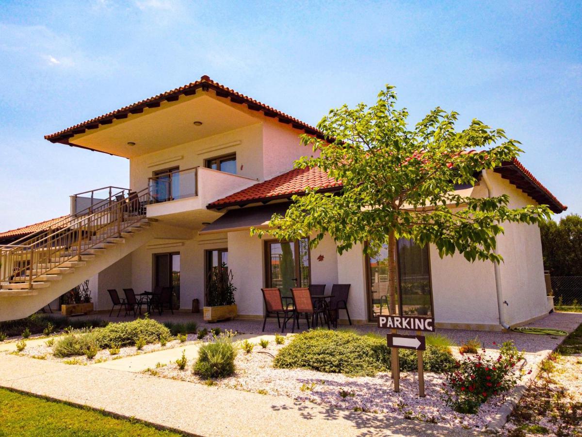 Varkes Suites 2 Nea Moudania Exteriér fotografie